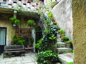 Sicily_Courtyard in Erice
