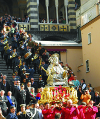 Amalfi Festival of Sant' Andrea Carrying Statue down Steps of Cathedral for Procession200px