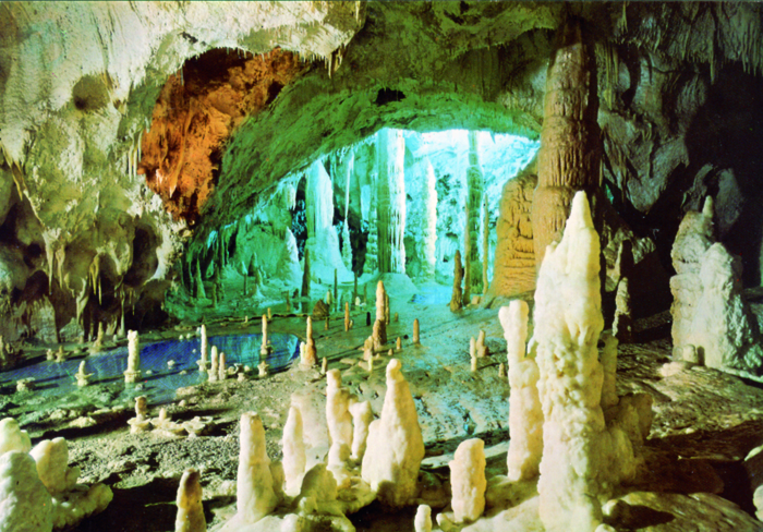 *Frasassi Consortium, sala delle candeline (in caves)