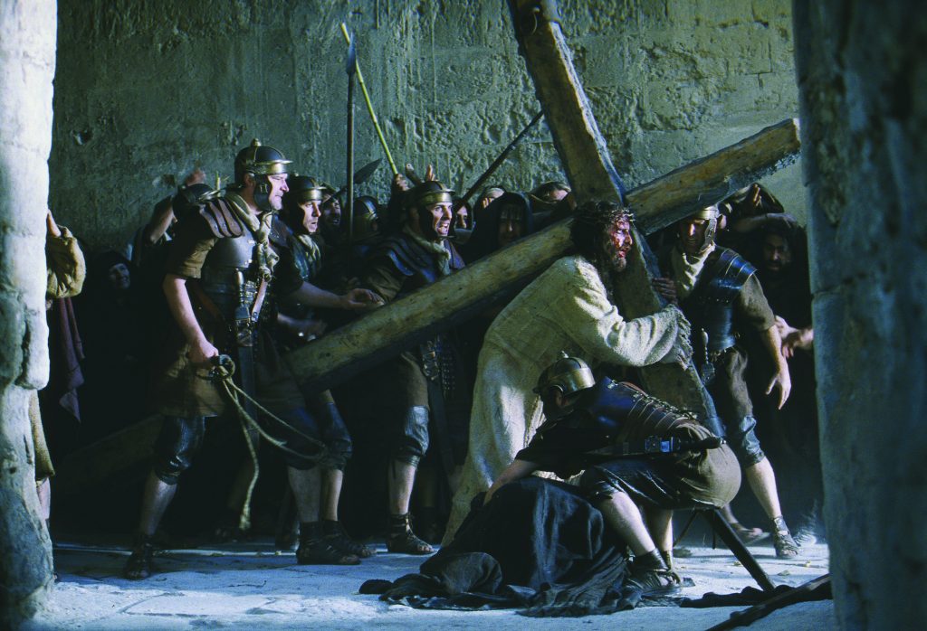 Title: PASSION OF THE CHRIST, THE ¥ Pers: CAVIEZEL, JIM ¥ Year: 2004 ¥ Dir: GIBSON, MEL ¥ Ref: PAS068AE ¥ Credit: [ ICON PROD. / MARQUIS FILMS / THE KOBAL COLLECTION / ANTONELLO, PHILLIPE ]