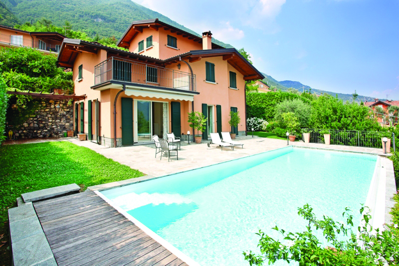 Detached Villa in Messegra. Five Bedrooms, Detached in Lake Como. Price £1,500,000.
