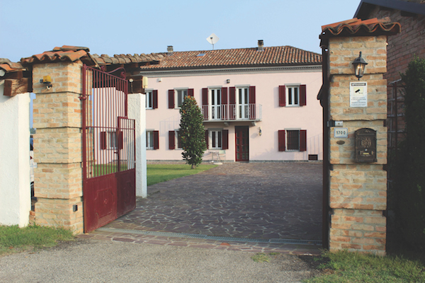 Mombercelli farmhouse