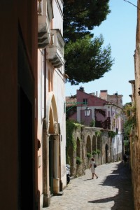 110 - quiet domestic lane at the top of Ravello