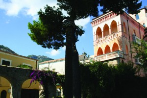 2 111 - the Hotel Caruso at the top of Ravello