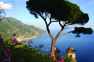 2 125 - a classic Italian vista - in the gardens of Villa Rufolo