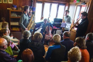 Impromptu concert in Rifugio Achille Papa