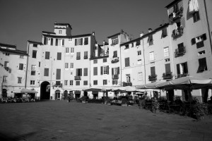 Panoramic view of ancient houses in Anfiteatro square, Lucca Tuscany (© iStock)