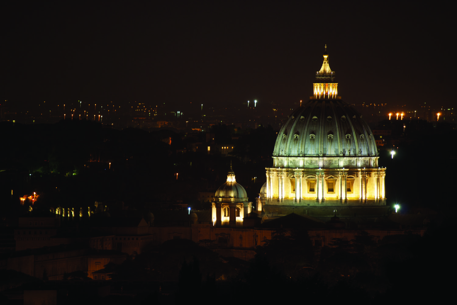 *St Peter's at night