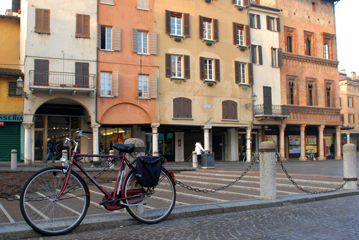 Piazza delle erbe, Mantova