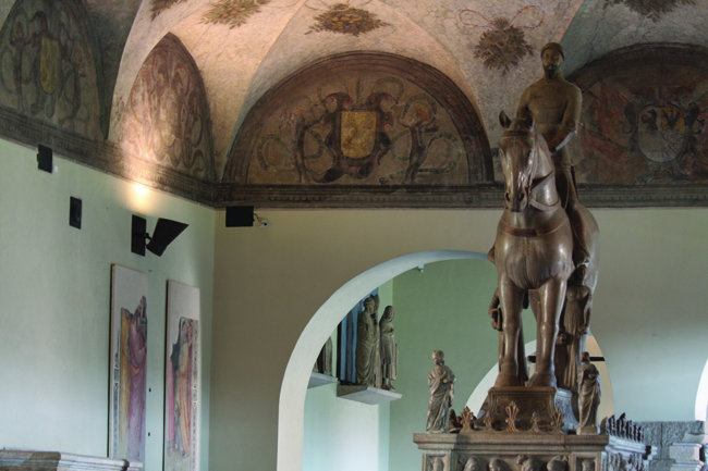 Inside the castle museum... 