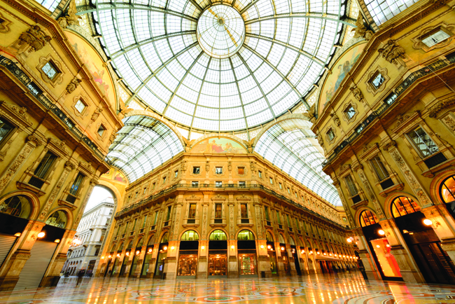 Visit Vittorio Emanuele II gallery in Milan 