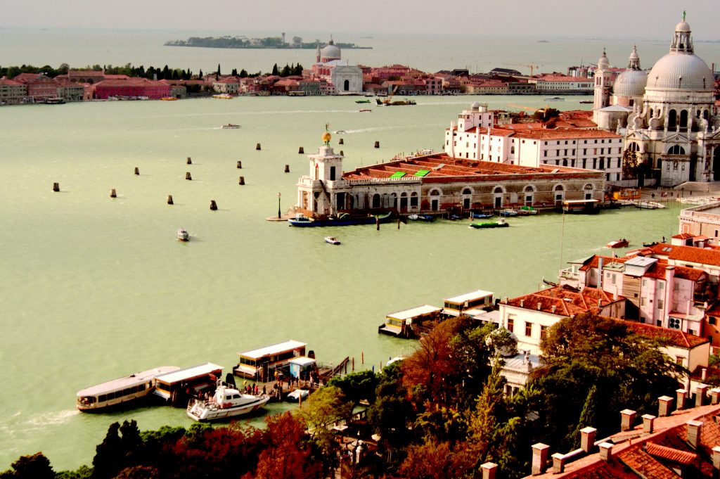 ABGJ8E La Salute Church Venice Italy