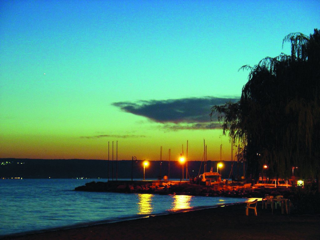 Bolsena evening beach, by Guido Crollo