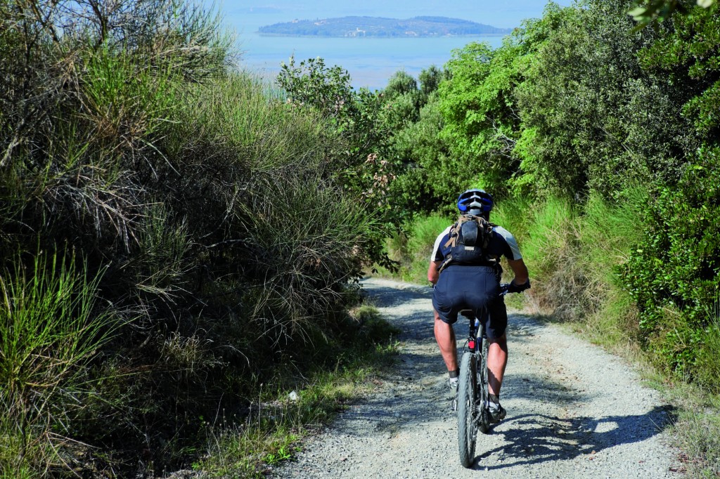 LakeTrasimenoBike©iStock