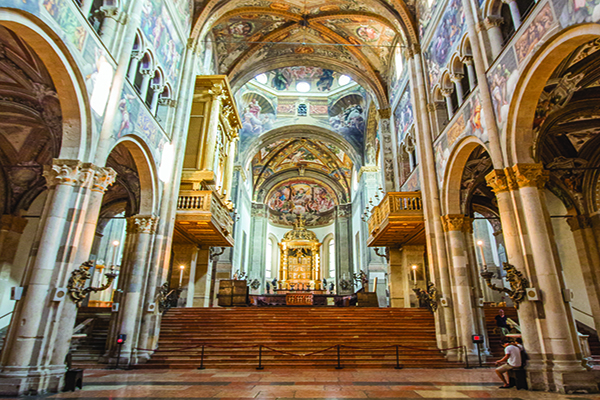 Interior of Piazza Duomo