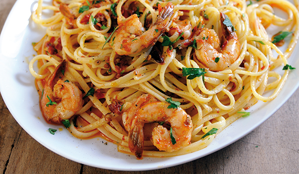 Linguine with spicy prawns