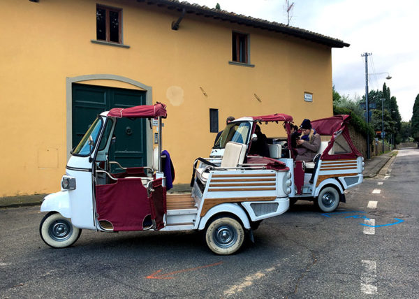 tuk tuks in florence on river side weekend