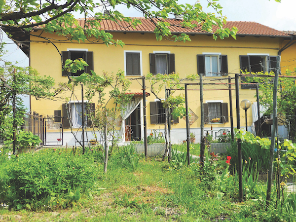 cascina with vineyard, Piedmont