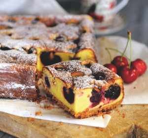 Ricotta and cherry cheesecake for celebration