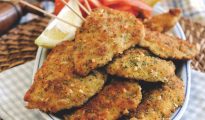 Chicken breast with a crust of parsley, pine nuts and Parmesan for picnic
