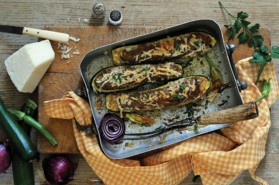 Stuffed baked courgettes