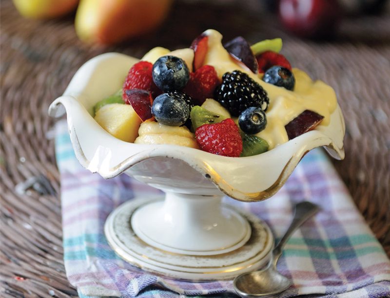 Fruit salad with cream