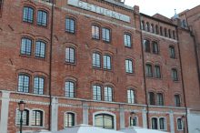 Front-of-Hilton-Molino-Stucky-with-Aromi-restaurant