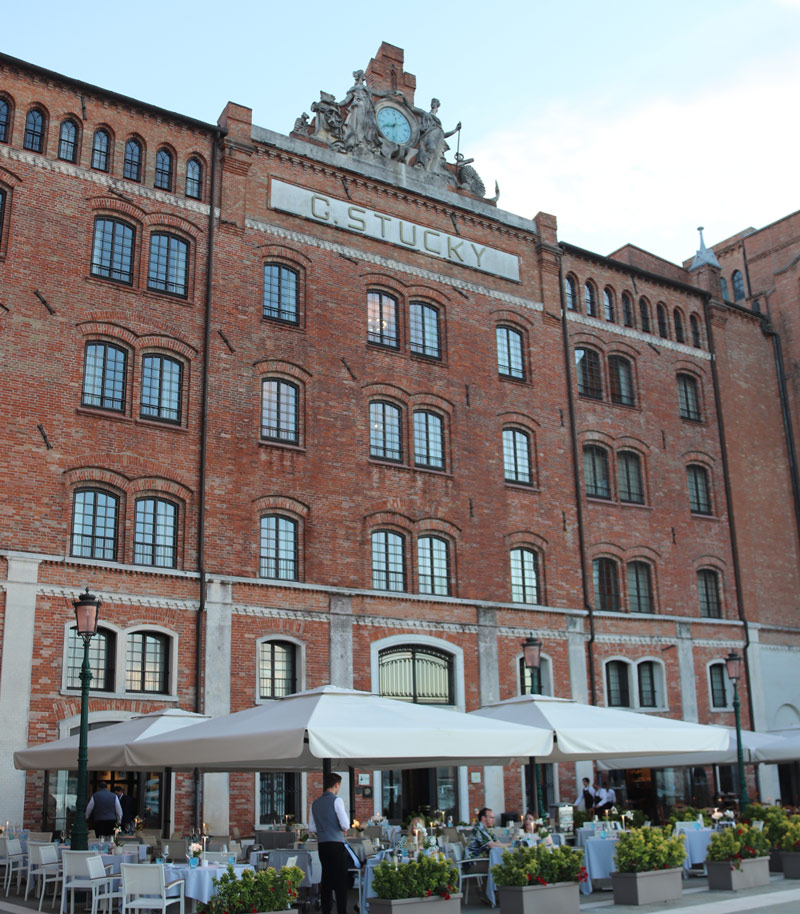 Front-of-Hilton-Molino-Stucky-with-Aromi-restaurant