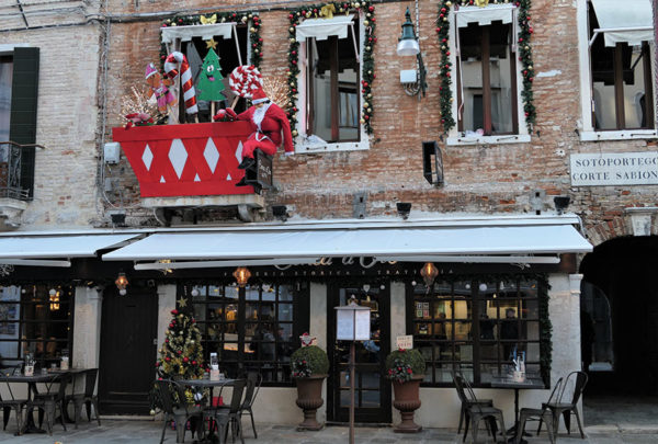  Venice-Campo-SS-Filippo-e-Giacomo-Pizzeria-Conca-d'Oro