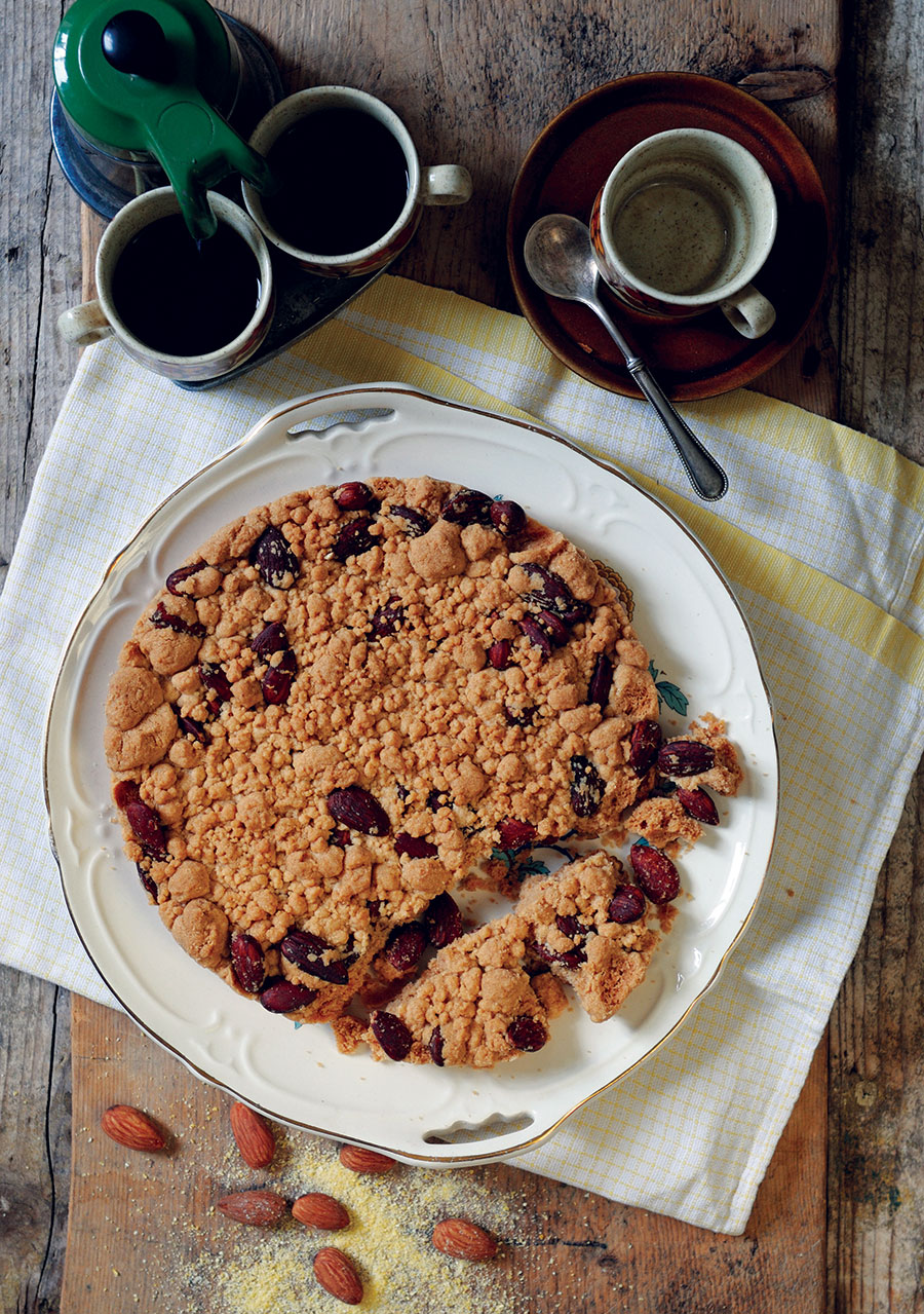 Almond crumble cake