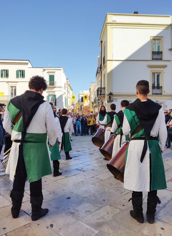 parade during Federicus medieval festival