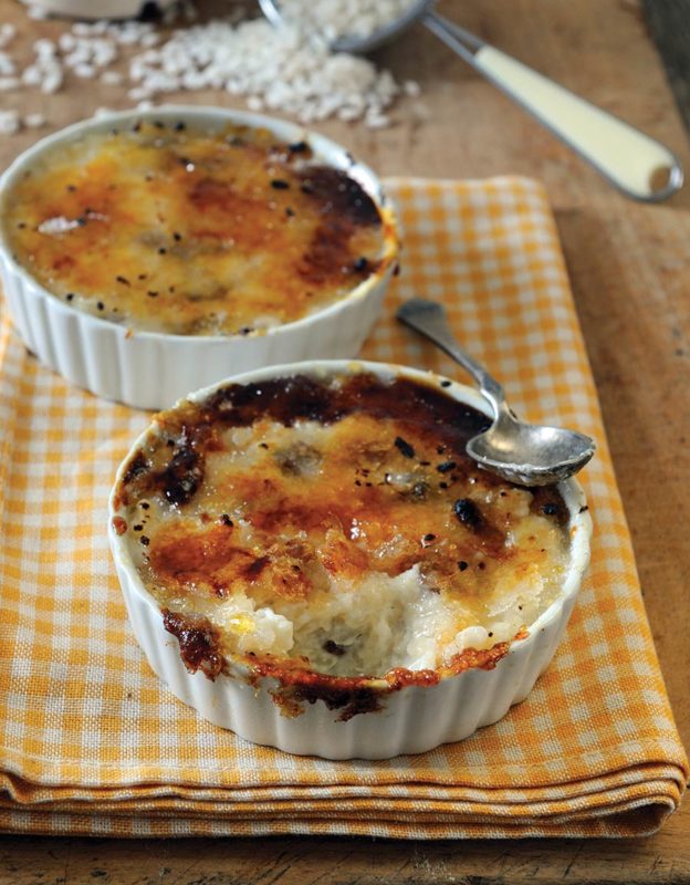 rice pudding with almonds and raisins