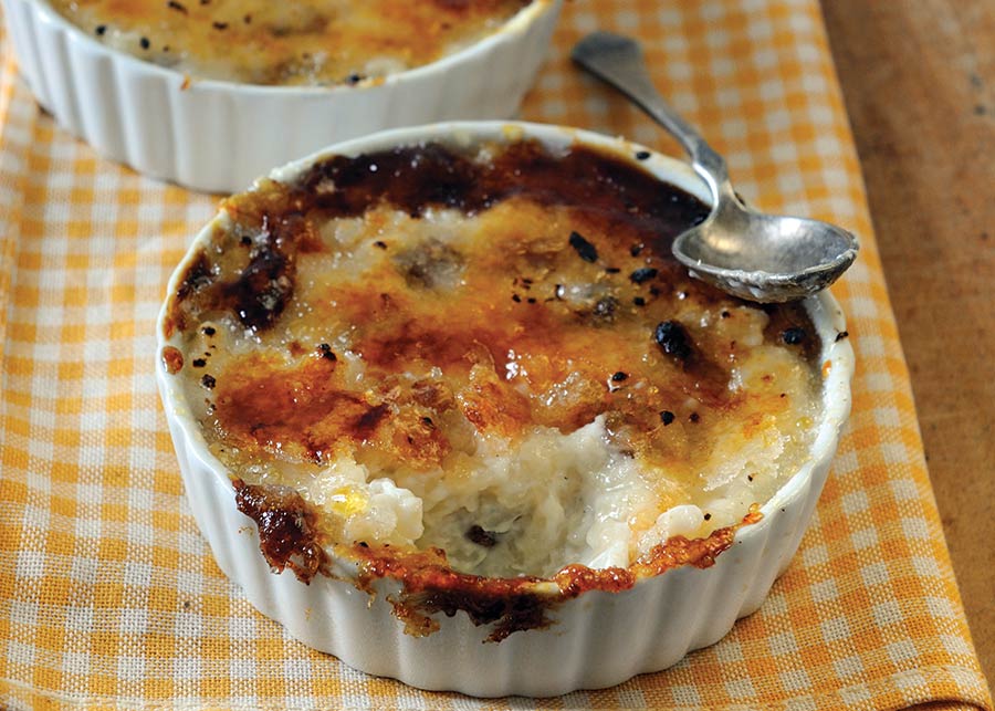 rice pudding with almonds and raisins