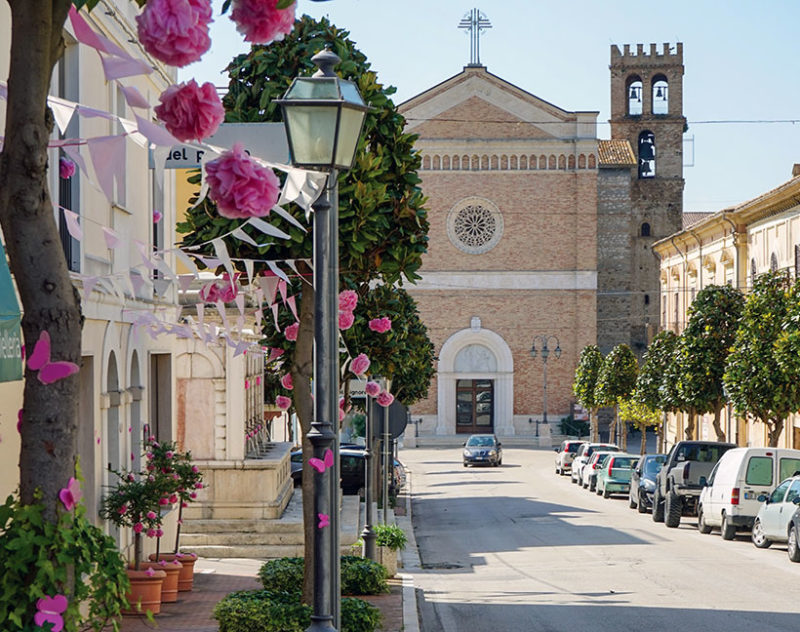 Fossacesia on the renowned Tratturo del Re wine route