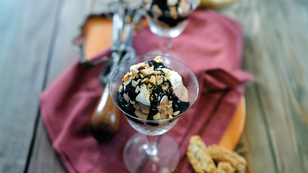 Chocolate Cheesecake with Cantucci Biscuits