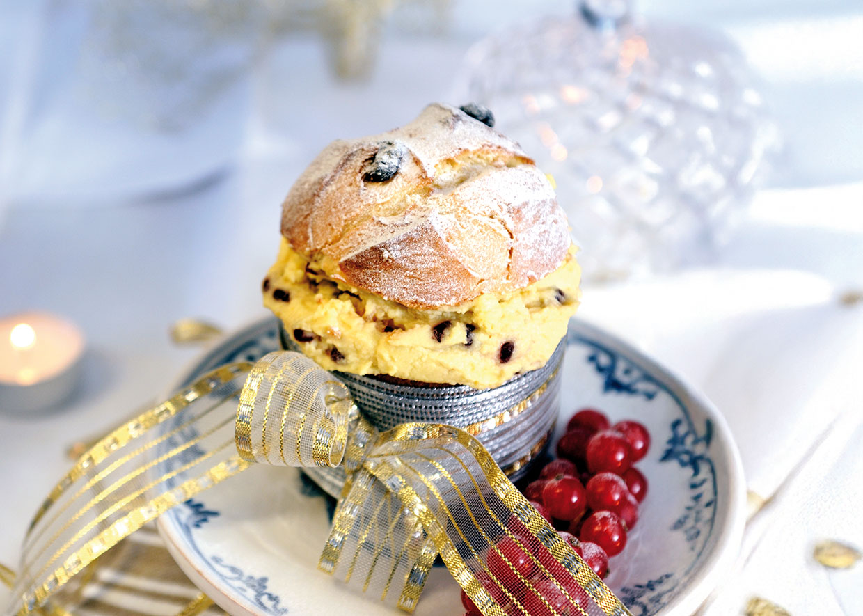 Filled Mini Panettoni