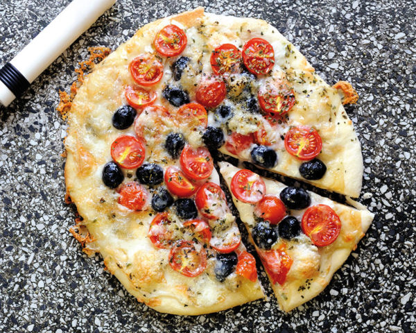 Cherry tomato, black olives and Gorgonzola pizza