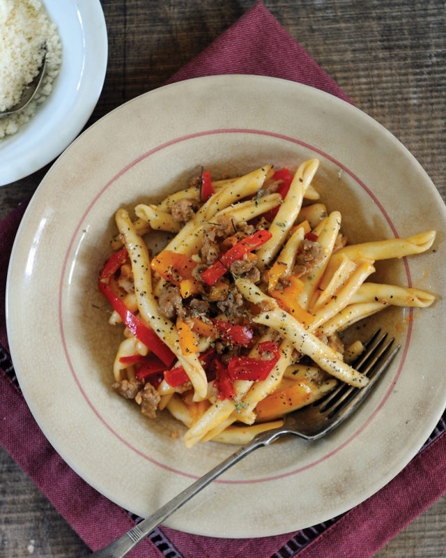 Pasta salsiccia e peperoni: sausage and pepper pasta recipe