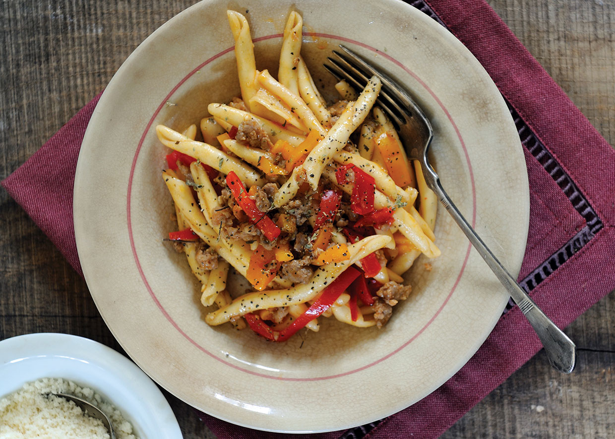 Pasta salsiccia e peperoni: sausage and pepper pasta recipe