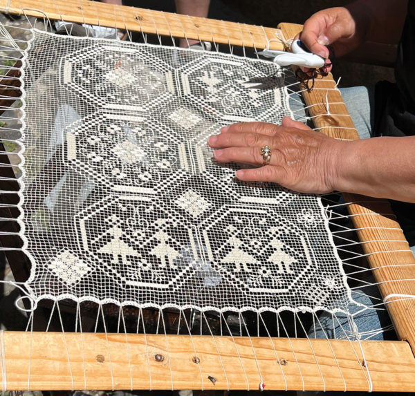 Traditional lace-like weaving